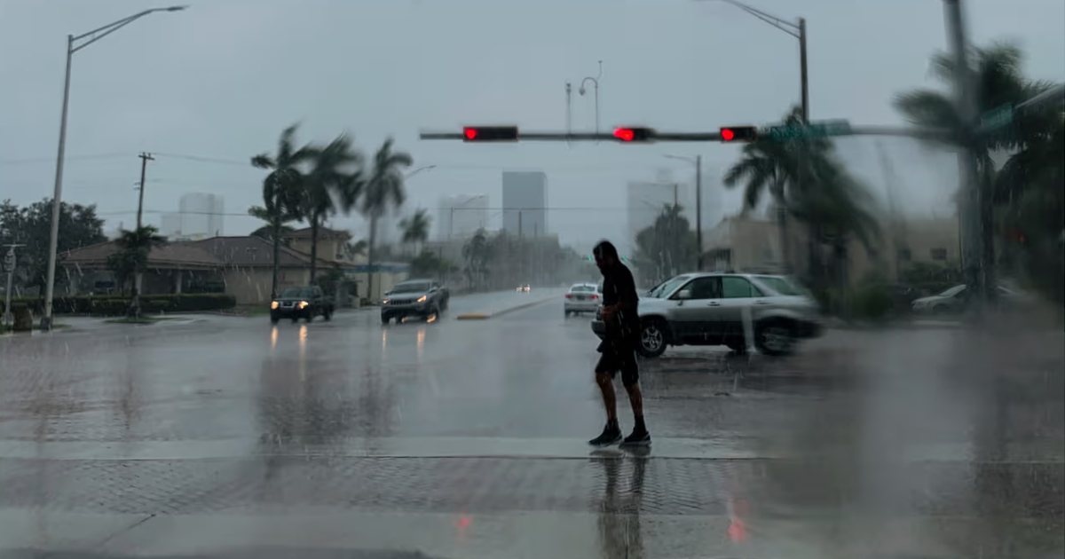 Florida's Southern Region Braces for Severe Weekend Weather: Storms, Heat, and Local Flooding