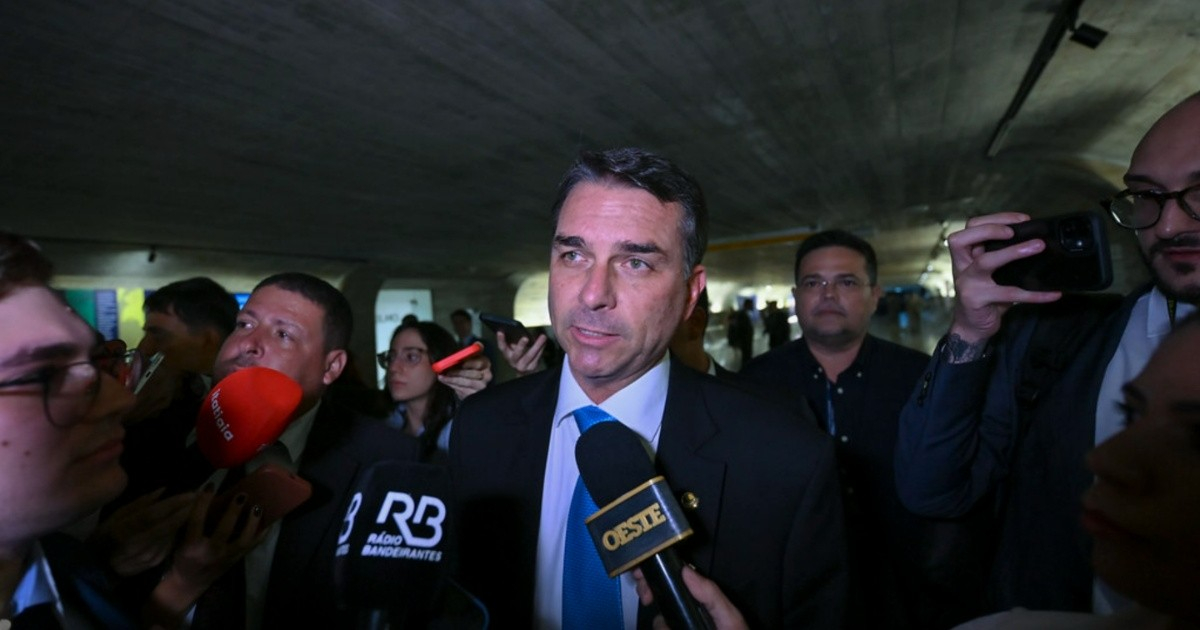 Flávio Bolsonaro Announces His Bid for Brazil's Presidency