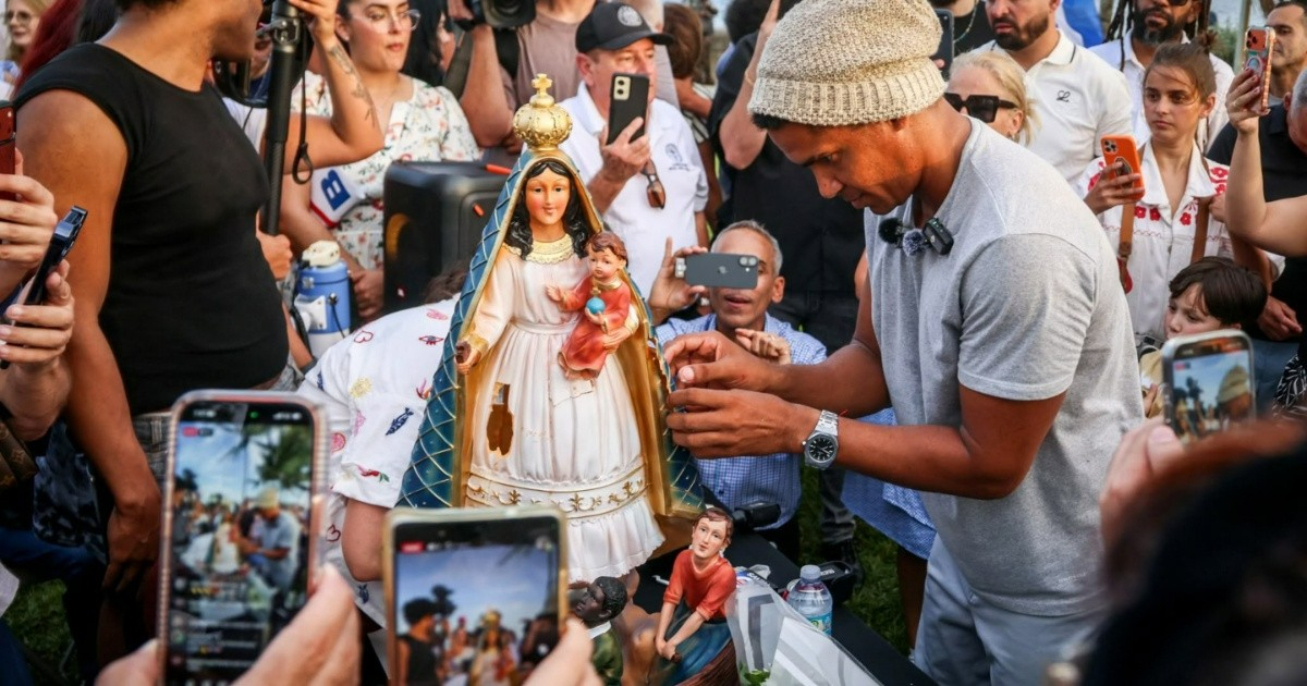 Luis Manuel Otero Expresses His Devotion to Cuba Over Religious Symbols