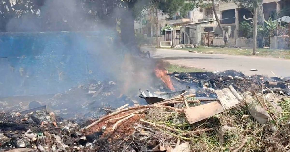 Yoani Sánchez Exposes Air Pollution Crisis Due to Waste Burning in Havana