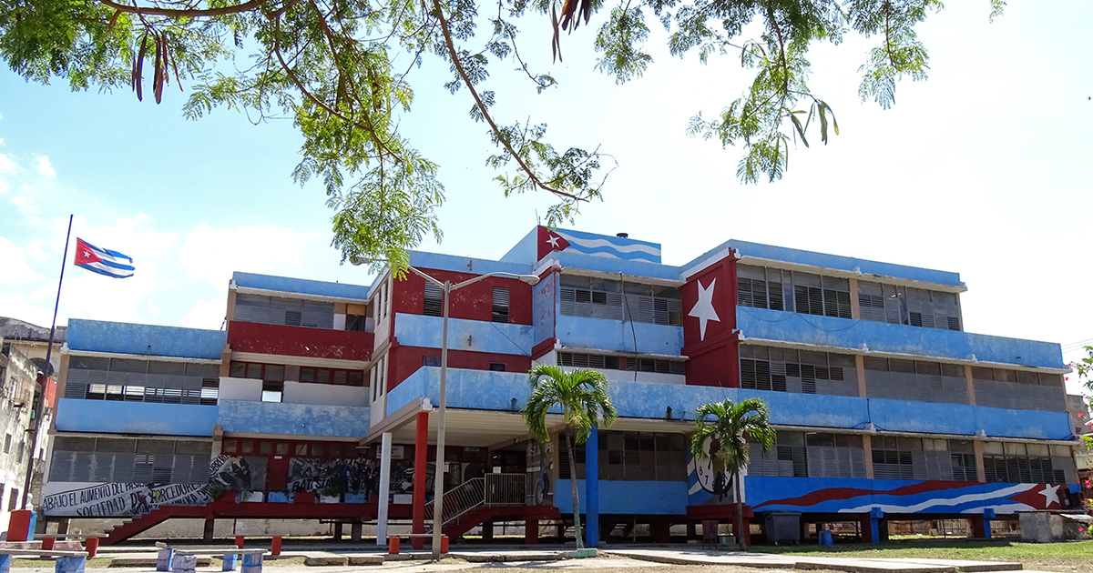 La secundaria Mártires de Humboldt 7, en una imagen de 2019 © CiberCuba