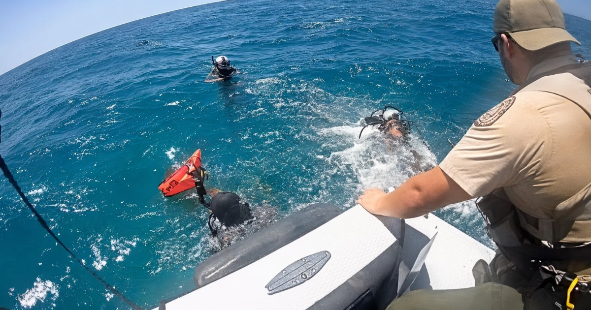 Divers Drift Nearly Two Miles from Boat During Lobster Mini-Season