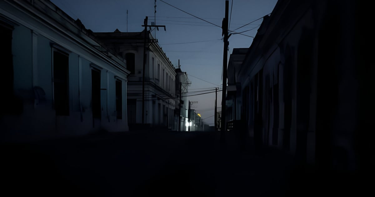 Simultaneous Transmission Line Failures in Matanzas Trigger SEN Blackout
