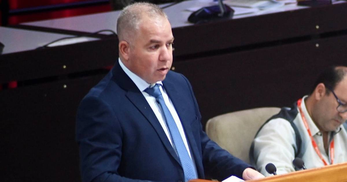 Cuban Government Hails Fiscal Deficit Reduction, Citizens Question: "Where's the Money?"