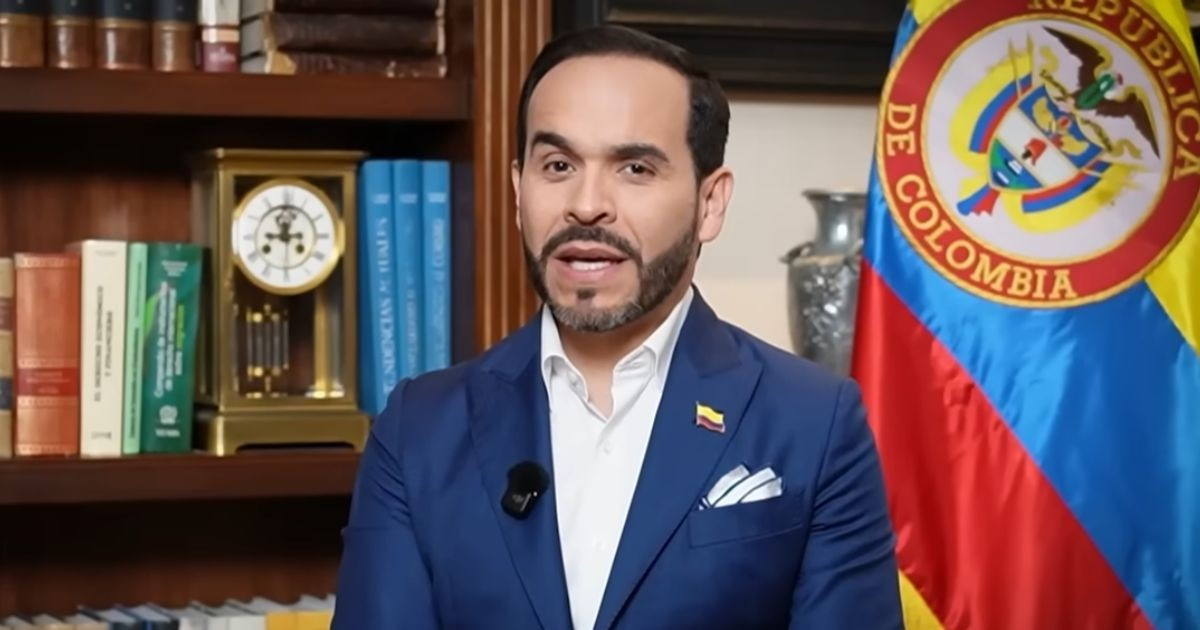 Abelardo de la Espriella Accuses Gustavo Petro of Undermining Colombian Democracy