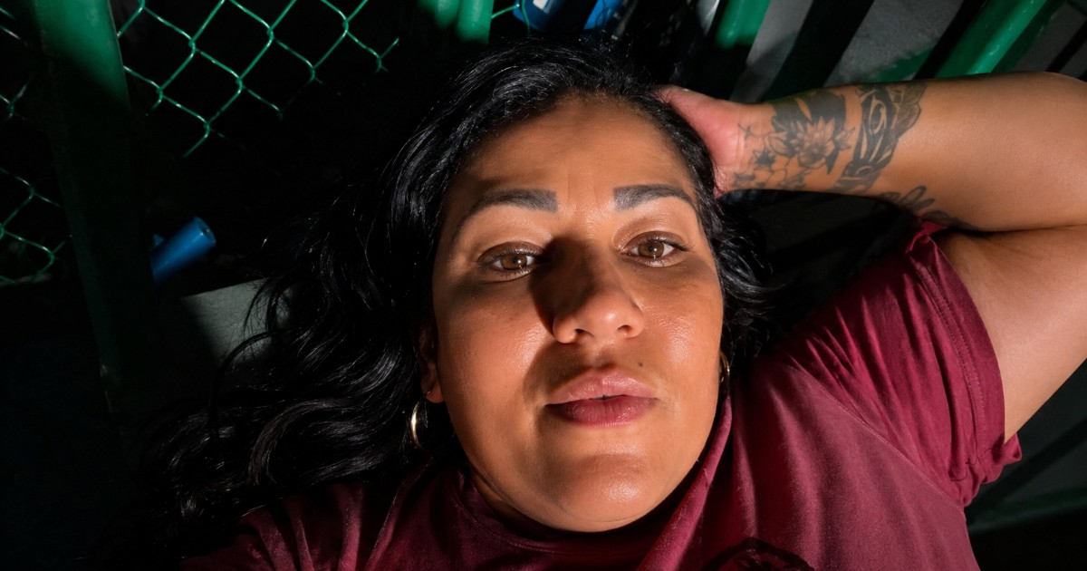"Cuban Woman Highlights Months of Limited Electricity with Just Three Hours Daily"