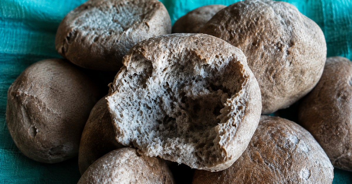 Cuban Woman Outraged by Bakery Bread: "Is It Fair to Sell This to the People?"