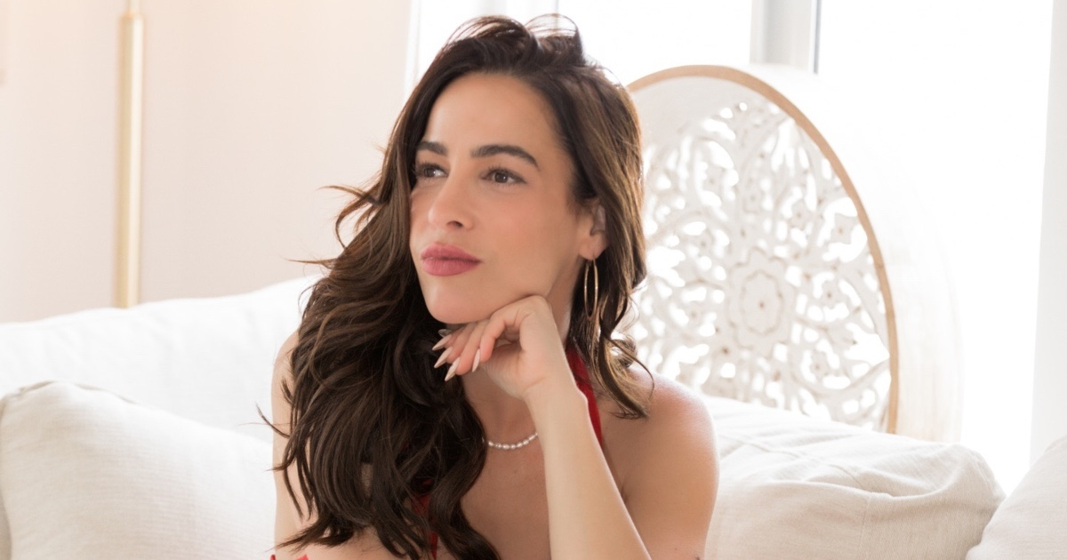 Zajaris Fernández Stuns Instagram with Bold Artistic Photo