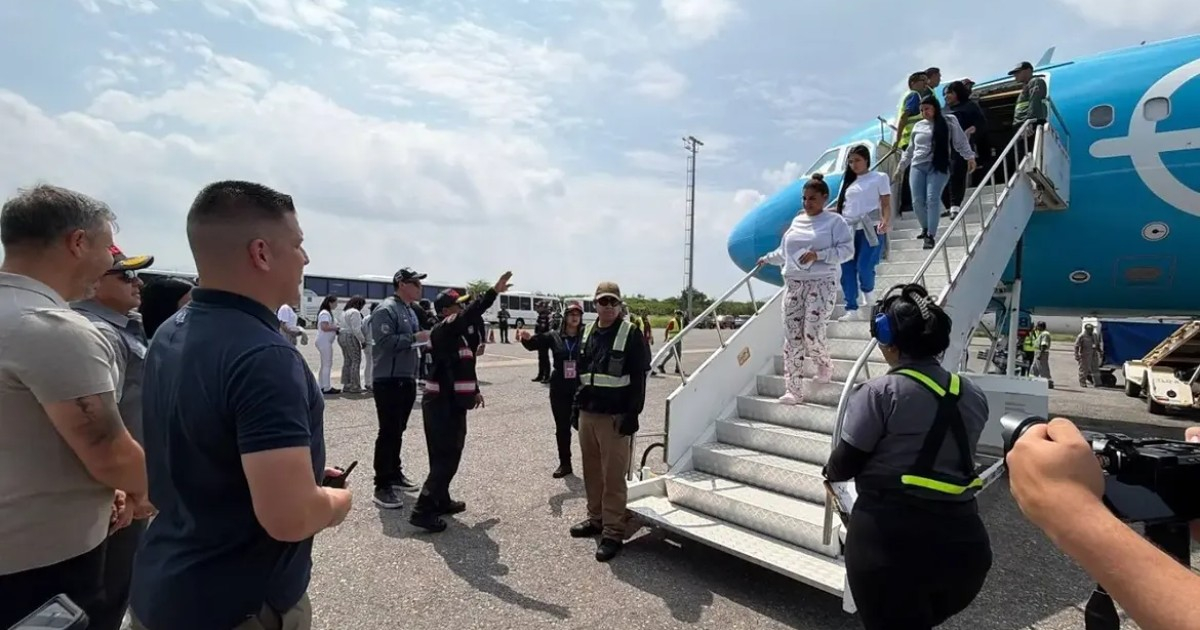 United States Resumes Deportations to Venezuela with First Flight Following Earthquakes