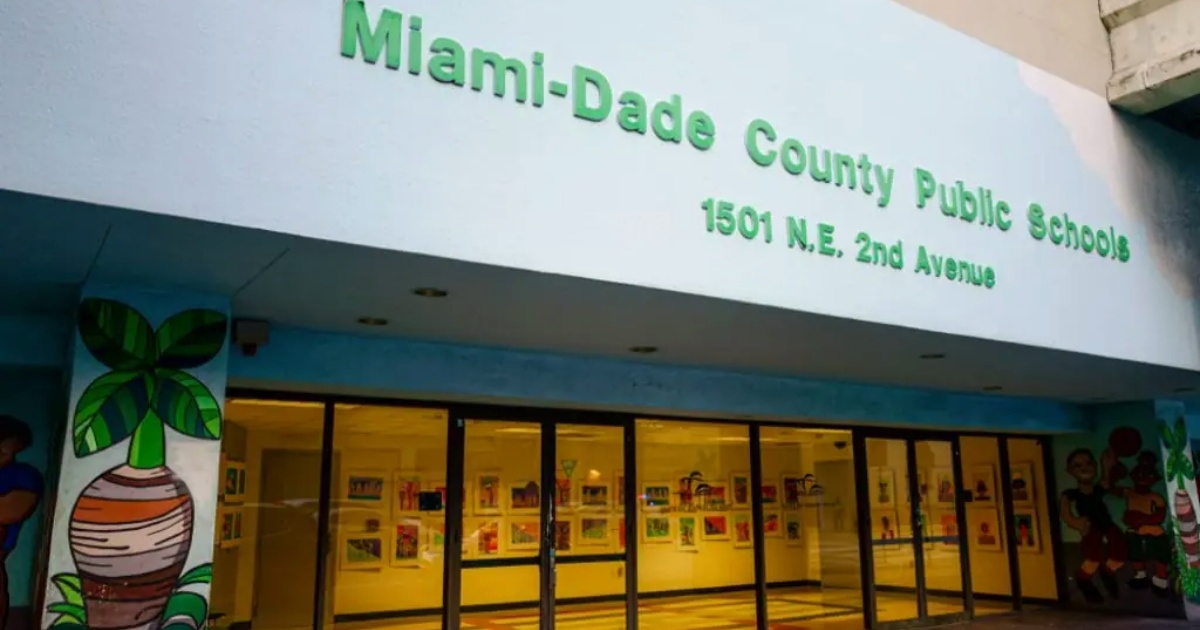 Entrada de una escuela en el condado de Miami-Dade (Imagen de referencia) © X/Miami-Dade Schools