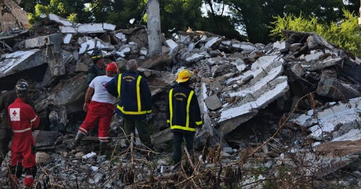 Drones Deployed in Search for Cubans Trapped in Remedios Building Collapse