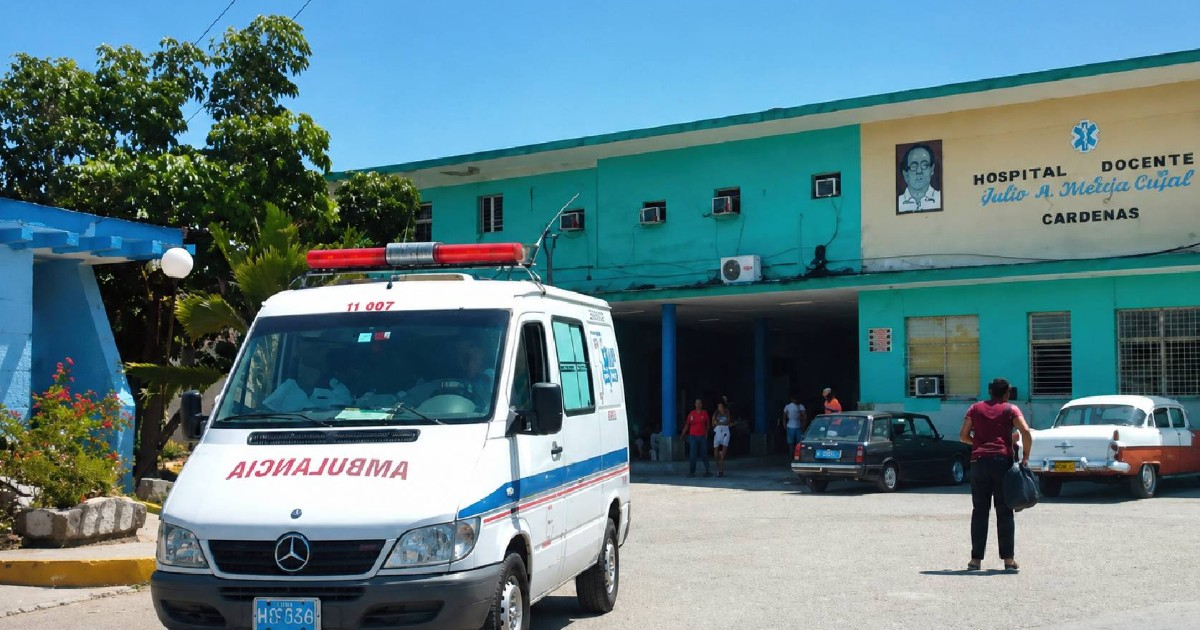 New Ambulance Stoned and Windows Smashed While Transporting Patient in Cárdenas
