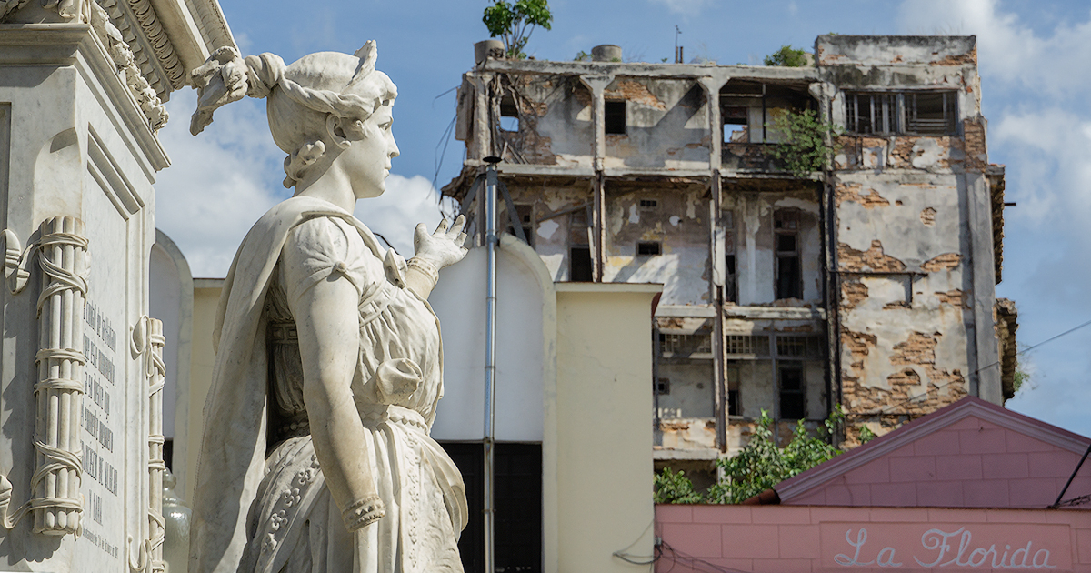 Detalle de la Fuente de la Plaza Albear, en La Habana © CiberCuba