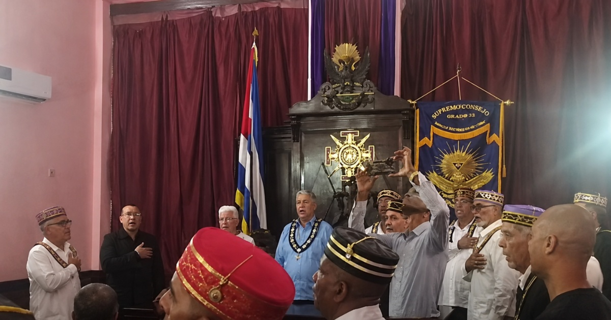 Cuban Freemasons Rally in Havana Against Government Intervention