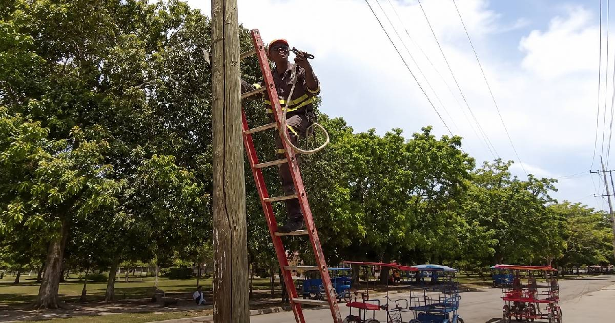 Cuban Women Accuse Authorities of Diverting Electricity in La Lisa to Sell Elsewhere