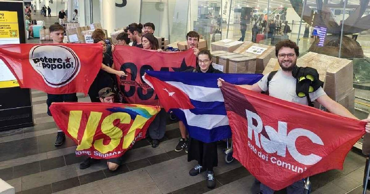 Left-Wing Italians Arrive in Cuba to Mark Fidel Castro's 100th Birthday