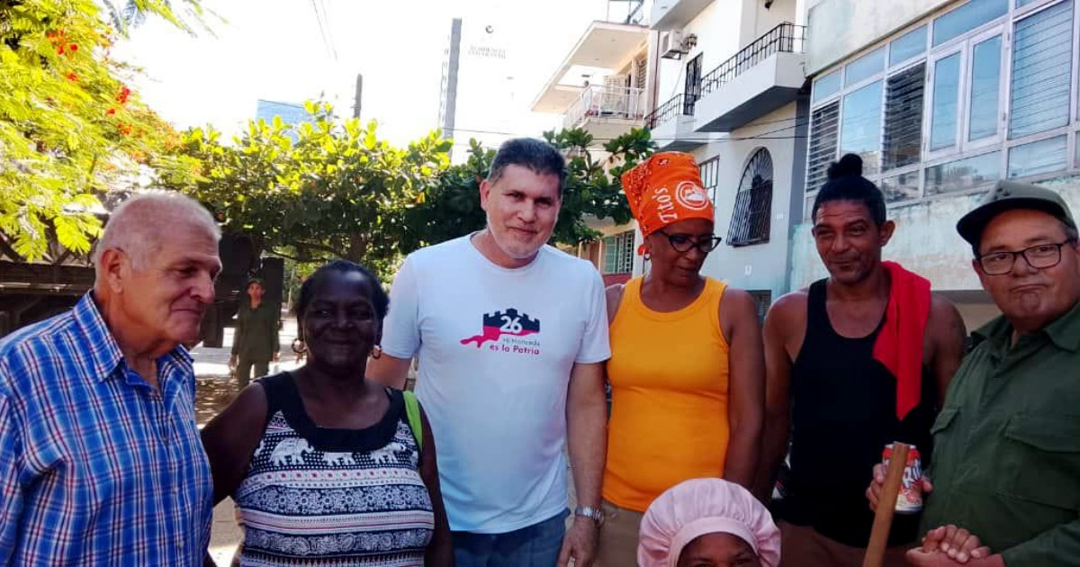 Grandnephew of Fidel Castro Engages in 'Volunteer Work' in El Vedado