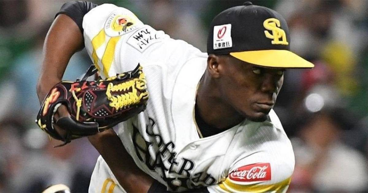 Liván Moinelo Makes a Triumphant Return to Japanese Baseball