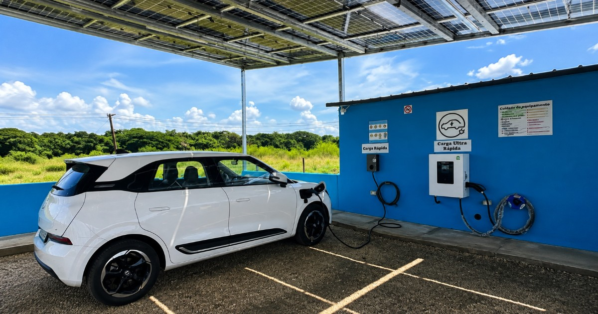 Cuba's First Solar Charging Station Debuts Amidst Widespread Blackouts