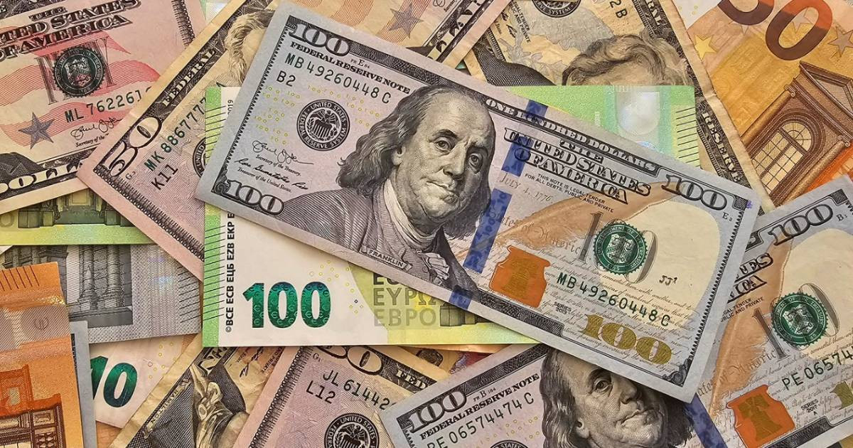 Dollar Declines While Euro Holds Steady in Cuba's Informal Market This Friday