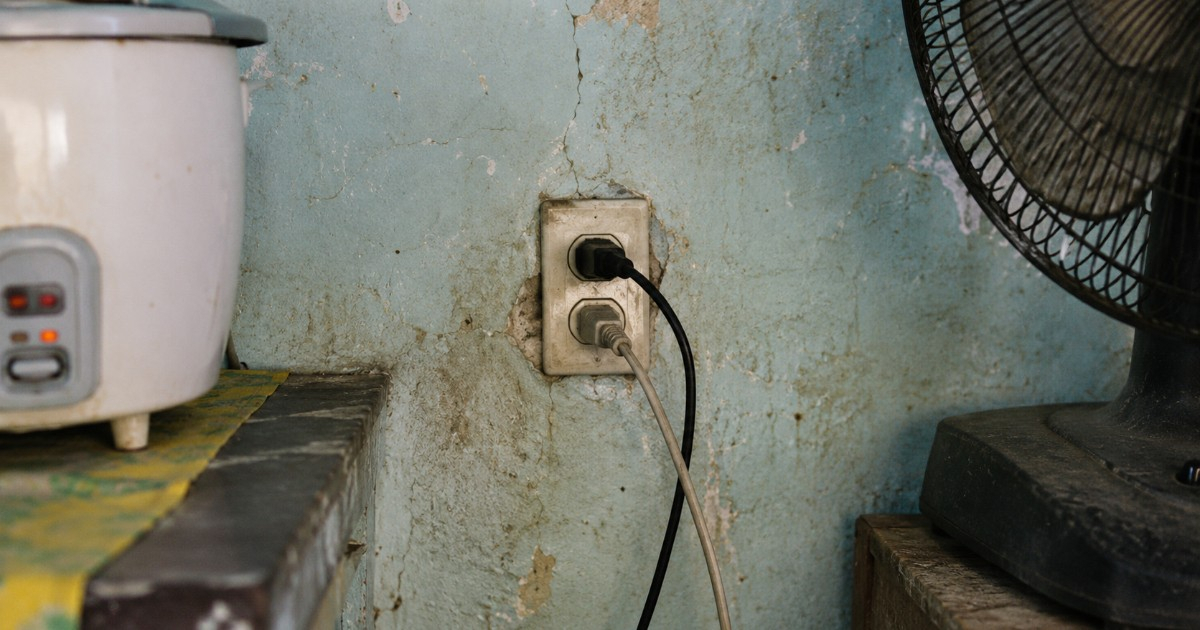 Alamar Residents Endure Months of Repeated Power Outages, Warn of Damage to Appliances