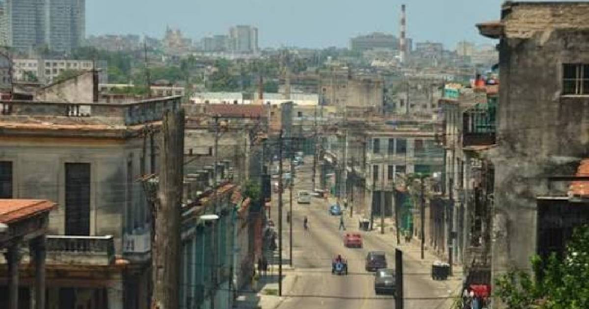 Luyanó Wakes Up Cut Off: No Water, Power, Phones, or TV
