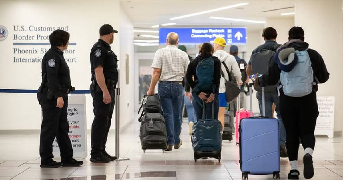 USCIS Warns Advance Parole Travel May Trigger 3 or 10-Year U.S. Reentry Bars