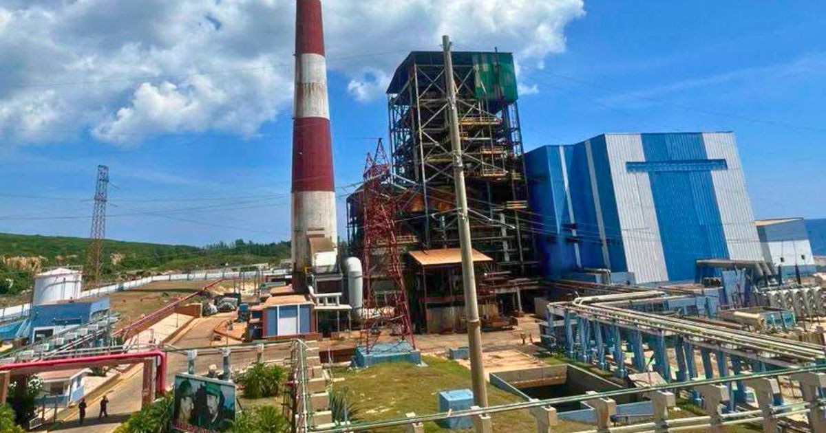 Cuban Power Plant Claims Operation Amid Skepticism: "In and Out Without a Trace," Cubans Mock