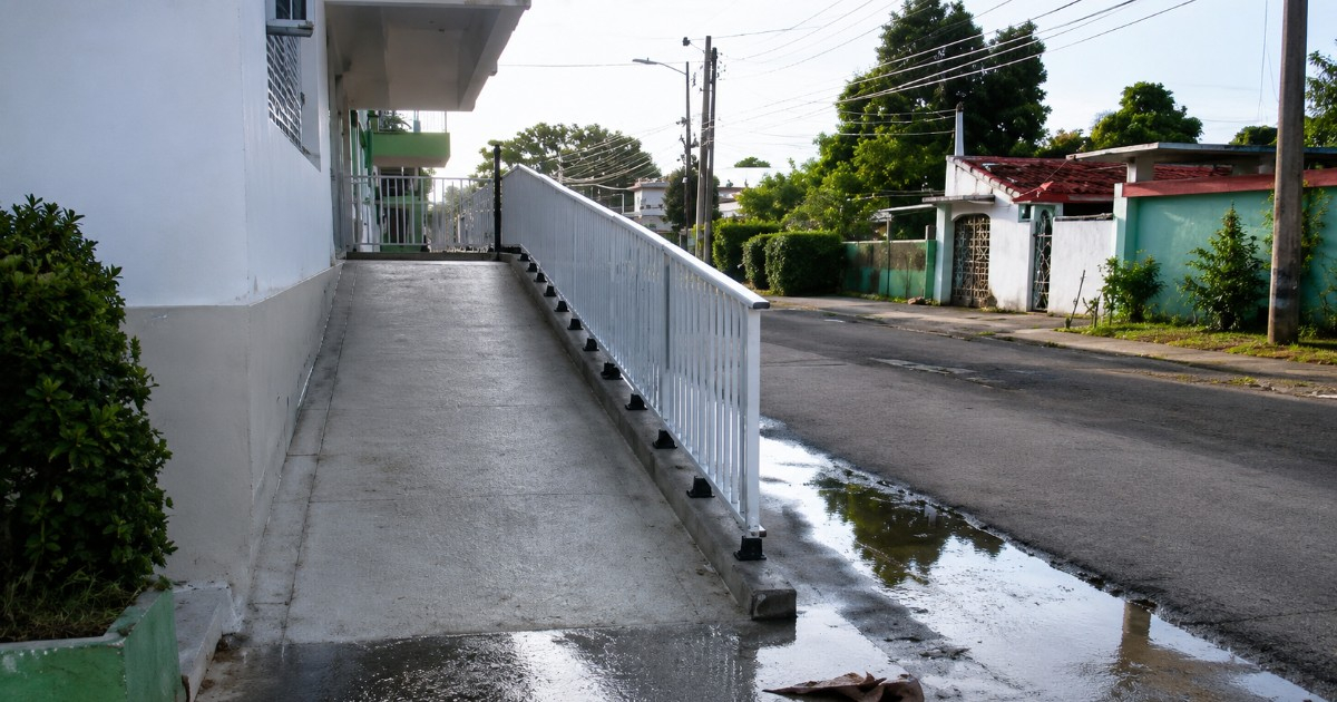 Blackwater Floods Entrance of Cienfuegos Pediatric Hospital