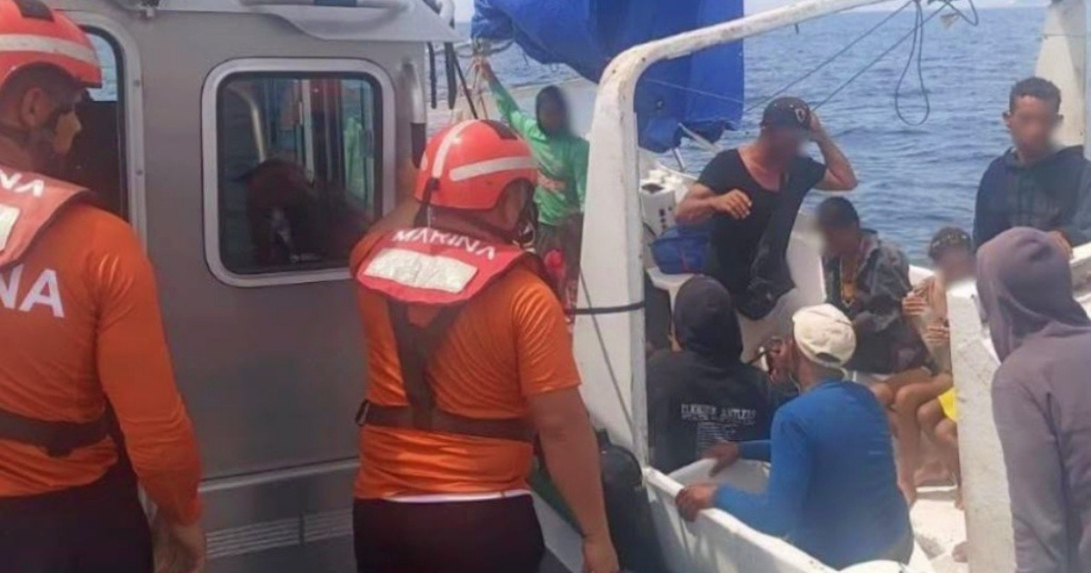 Mexican Navy Saves Cuban Rafters Adrift for Nine Days in Gulf of Mexico