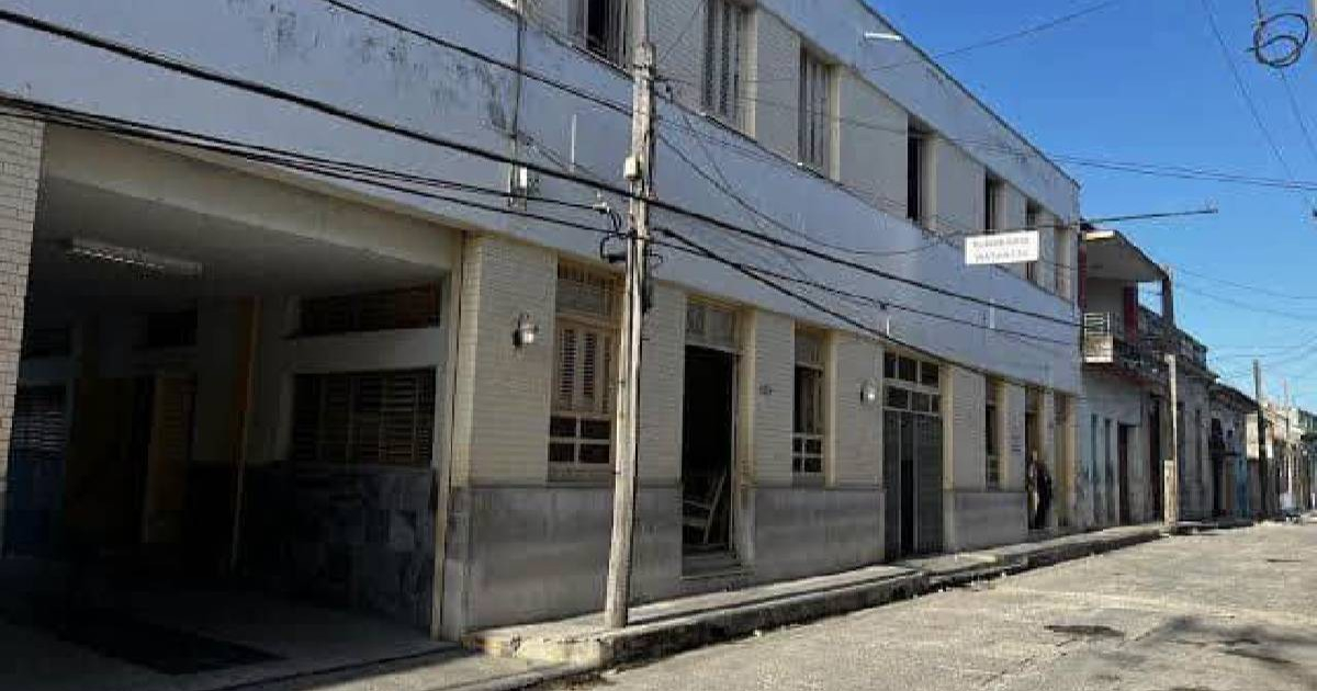 Solar Power Kit at Matanzas Funeral Home Fails, Leaving Families Mourning in Darkness