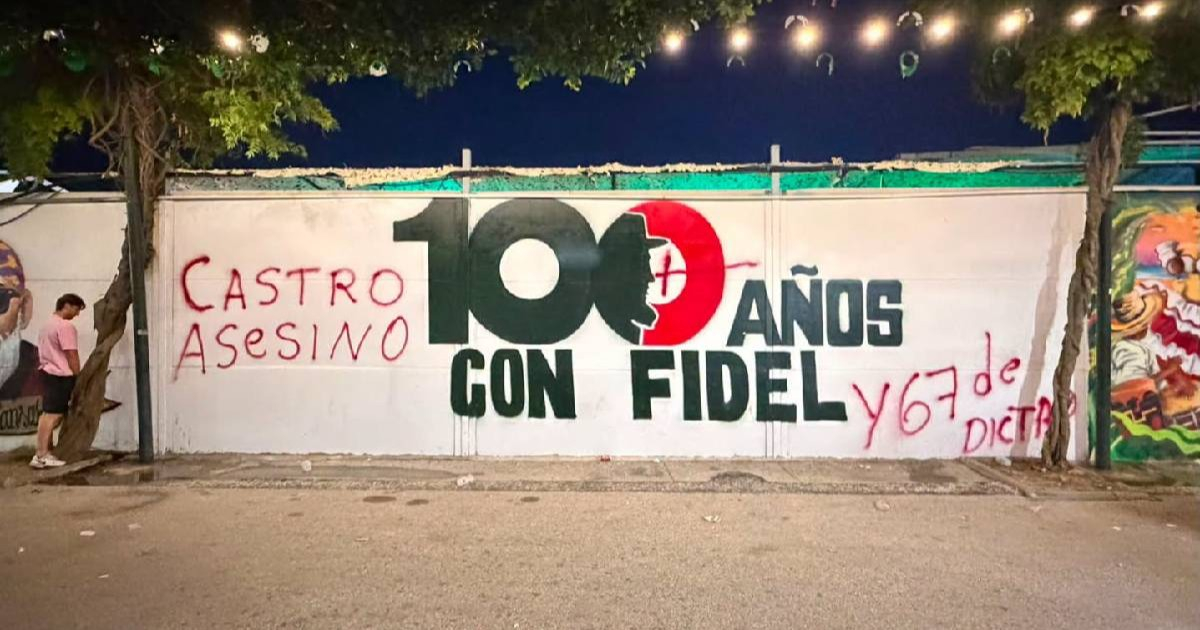 Cubans Modify Mural at Málaga Fair Criticizing Fidel Castro