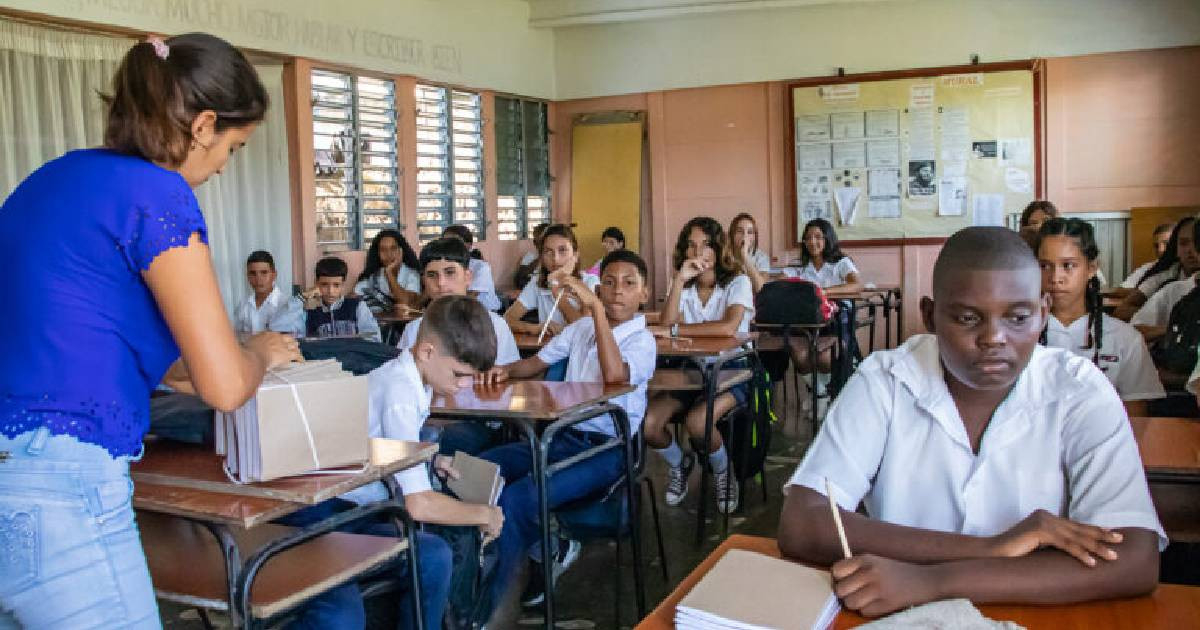 Cuban Mothers Demand Basic Conditions for New School Year: "If My Kids Can't Sleep, They Won't Attend"