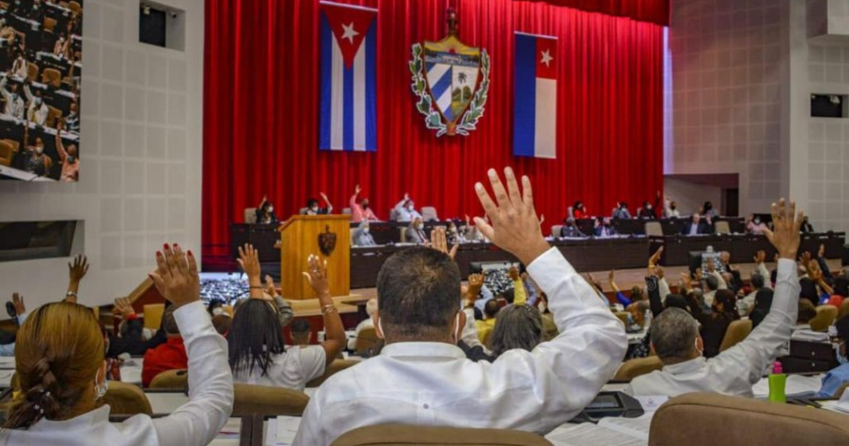 New Labor Code Approved by Cuba's National Assembly
