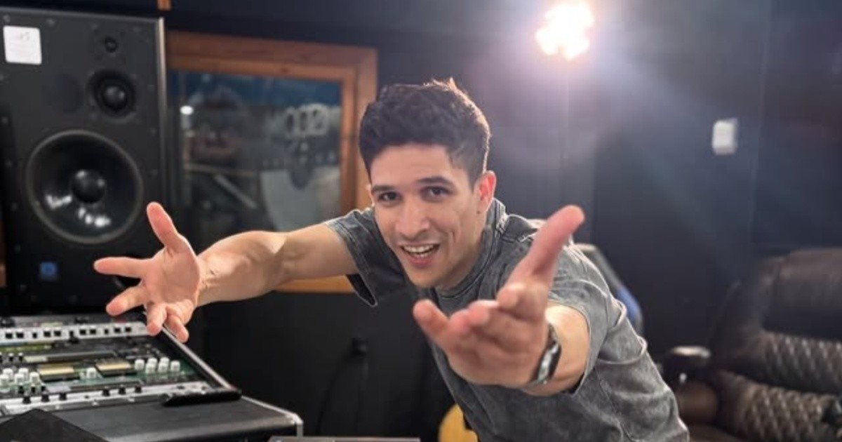 Cuban Pianist's Lawyer Claims ICE "Was Waiting for Him"