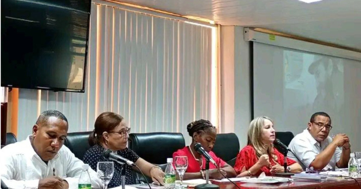 Education Minister Claims School Year Kickoff Will Be a "Celebration"