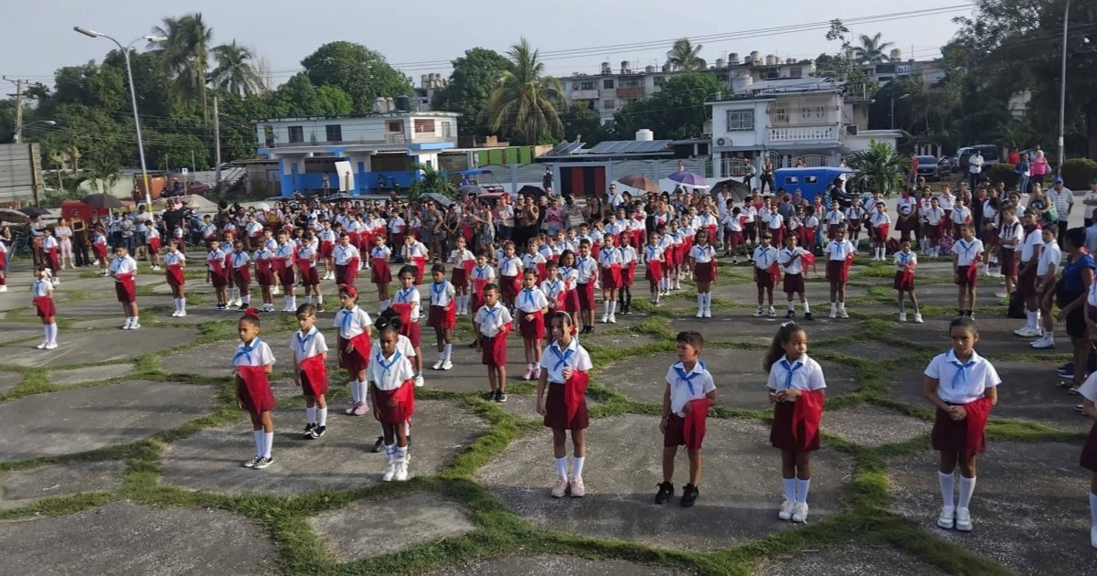 Fidel Castro's Legacy Dominates Cuban Classrooms Amid Education Propaganda