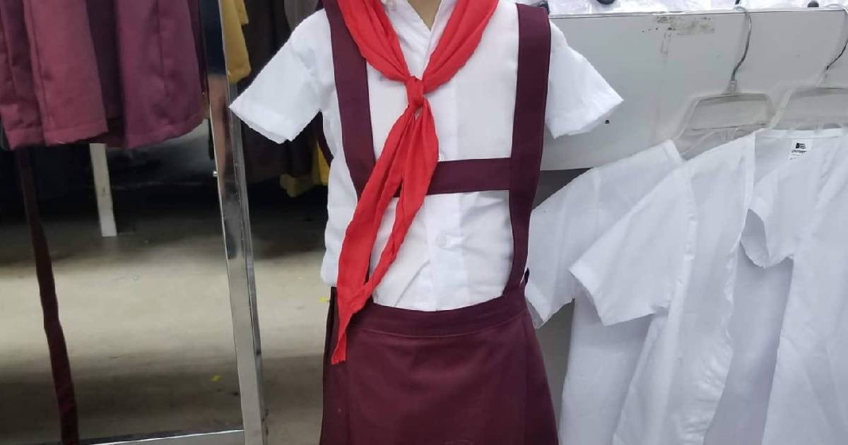 Cuban Mothers Turn to Facebook for School Uniform Assistance Amid Scarcity