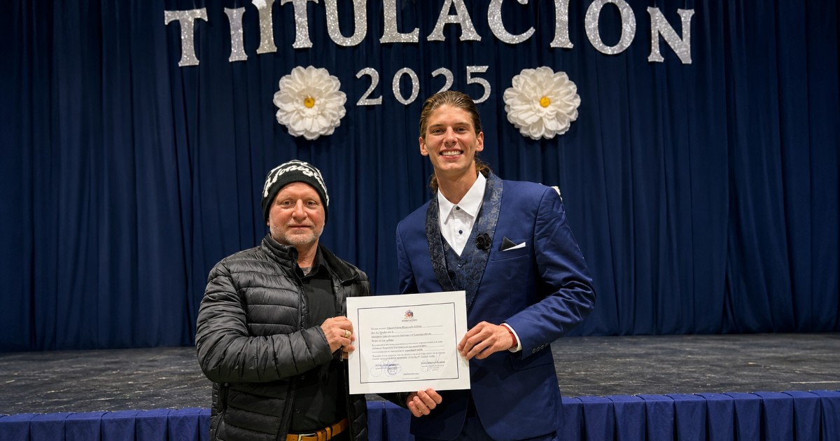 Cuban Influencer Graduates in Chile: "Achieved My Dreams Far from Where I Imagined"