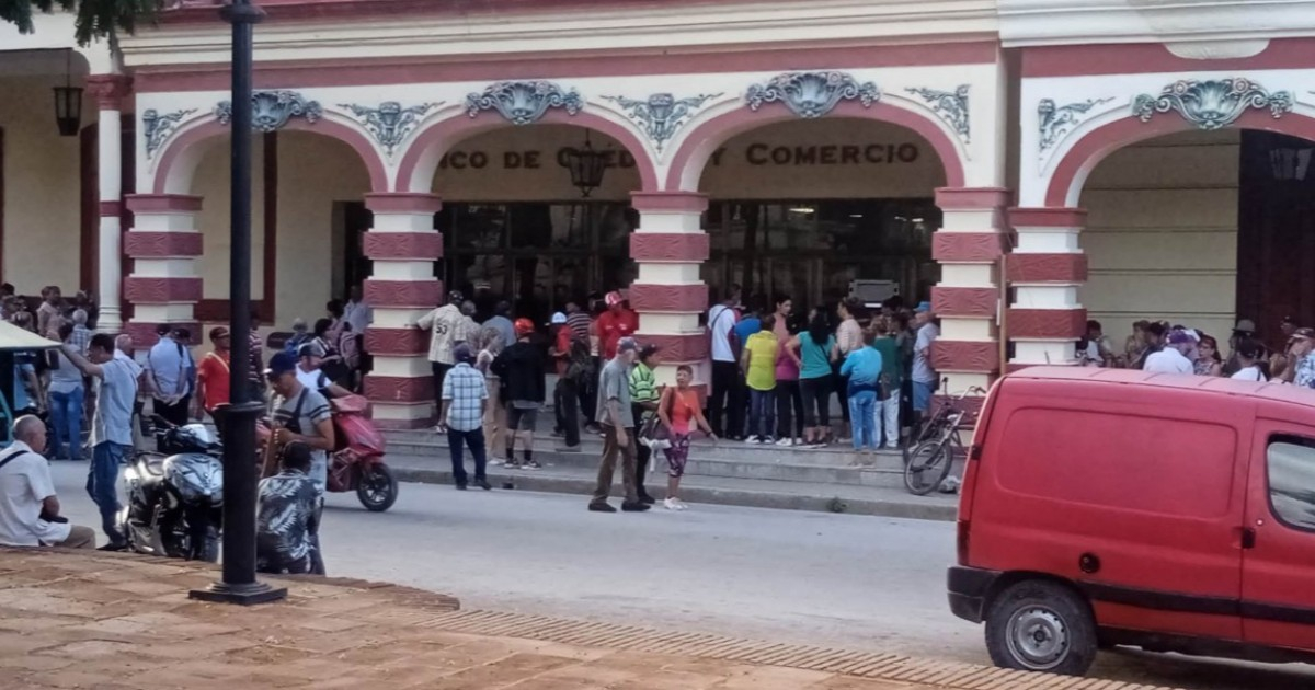 Elderly in Cuba Endure Exhausting Waits for Pension Payments: "Something Needs to Change"