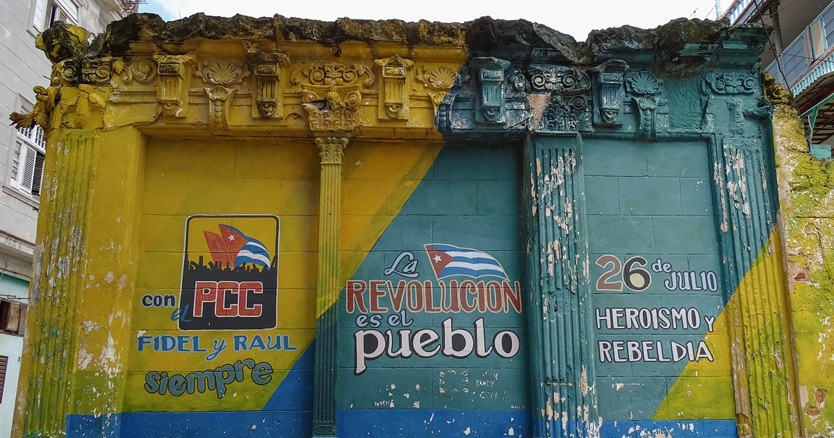 Cuban Citizens Mock Government's New Neighborhood Campaign: "Where's the Lit-Up Neighborhood?"
