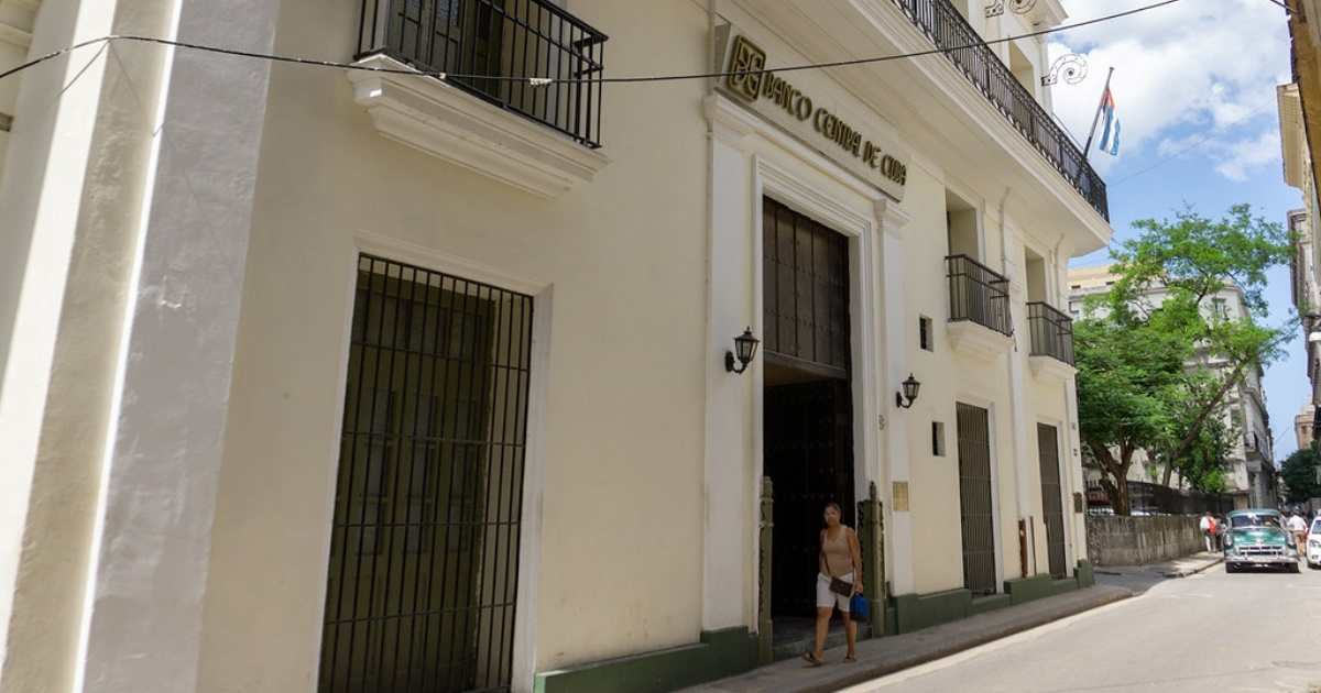 New Commercial Service Fees Announced by Cuba's Commerce Ministry: Up to 1,300 Pesos