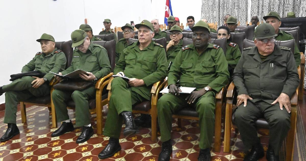 Díaz-Canel Emphasizes "Defense Preparedness" Amidst Cuba's Turmoil