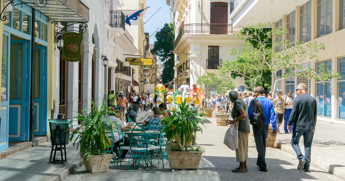 Cuban Government Approves New Retail and Restaurant Chains, But Sets Its Own Terms