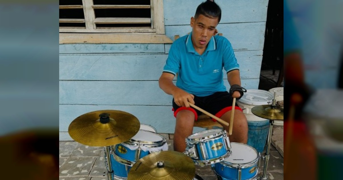 A Young Cuban Prodigy Receives Drum Kit to Nurture His Musical Talent