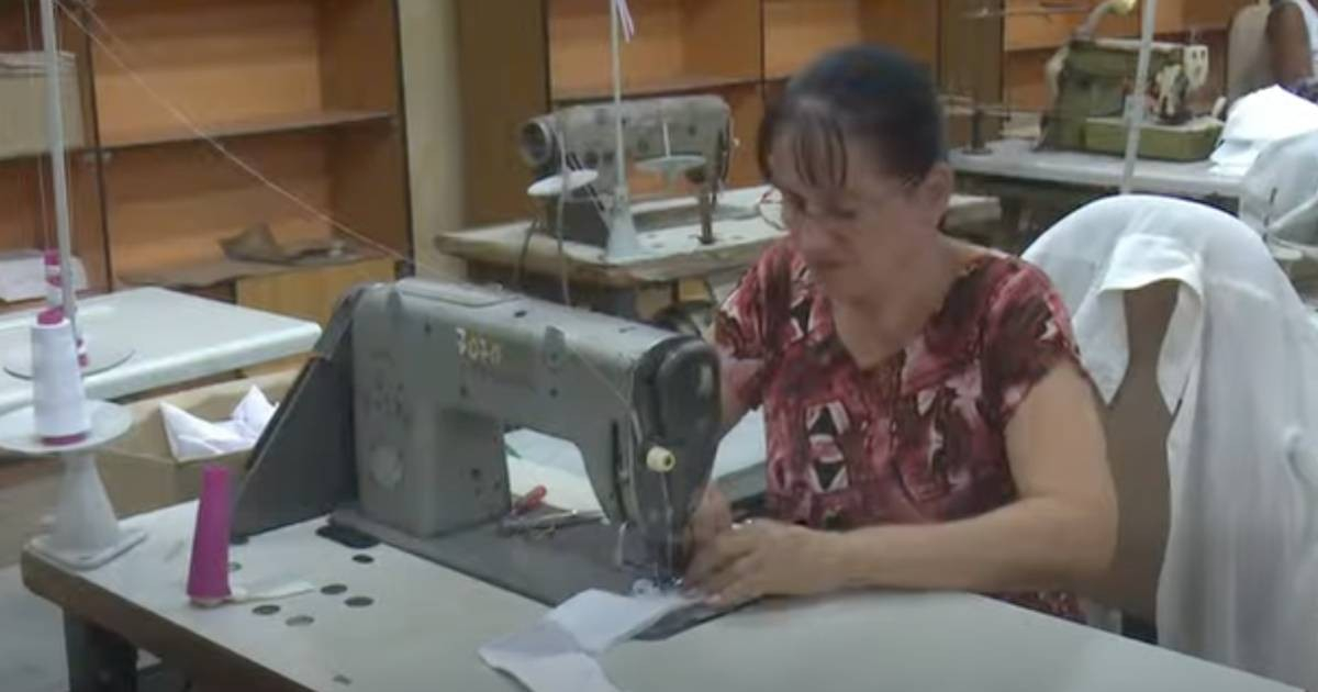 School Uniform Production in Camagüey Hindered by Power Outages
