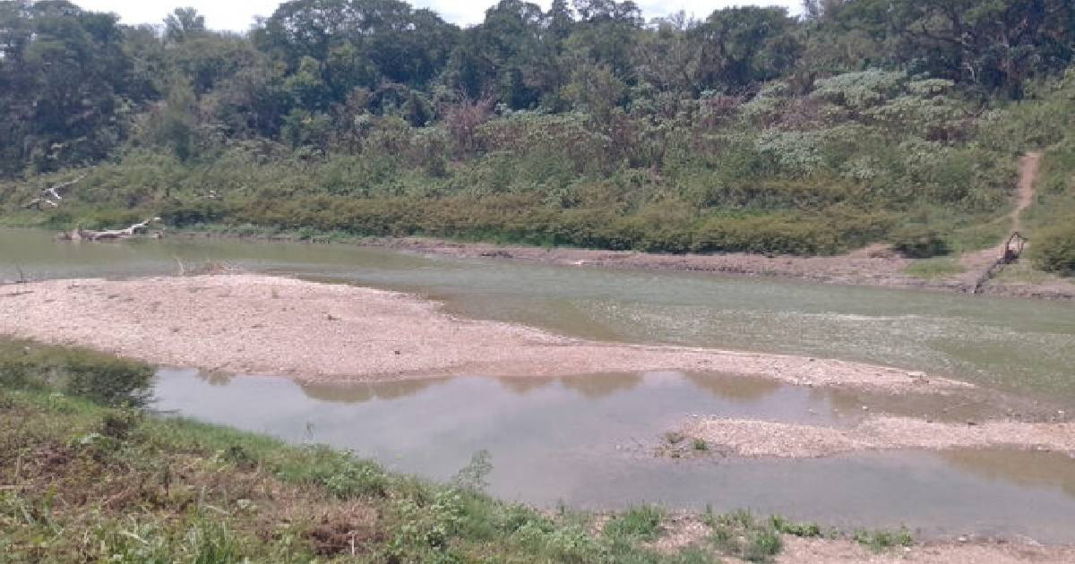 Drought Drastically Lowers Cauto River's Flow, Forcing Communities to Rely on Muddy, Salty Water