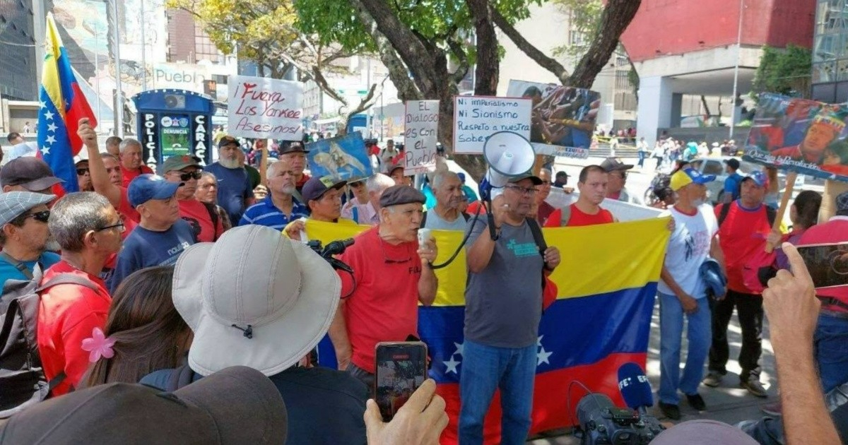 Chavista Supporters Rally in Caracas Against U.S. Oil Agreement: "The Government Is a Victim of the Situation"