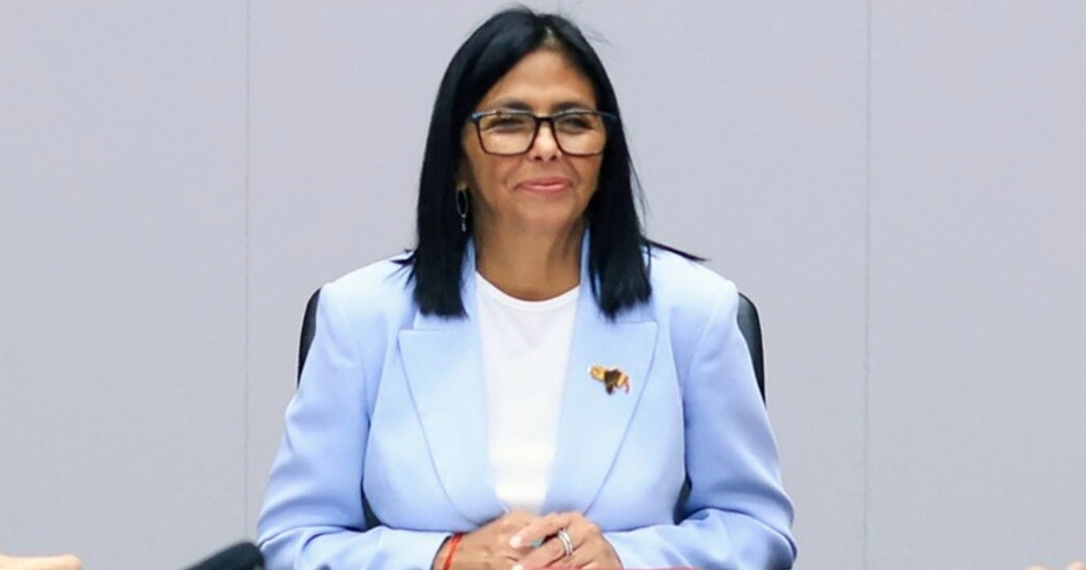 Delcy Rodríguez Addresses Venezuelans Amidst Backlash Over U.S. Oil Deal