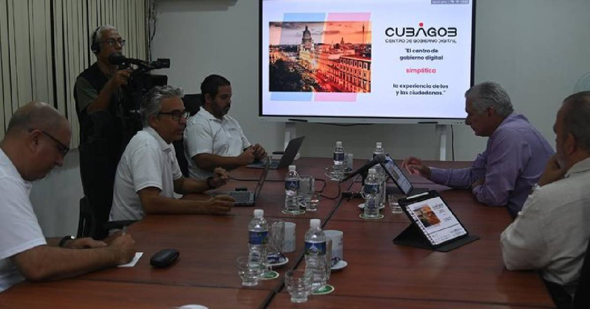 Díaz-Canel Pushes for Digital Bureaucracy in Cuba Amidst Power Outages and Crippling Internet Costs